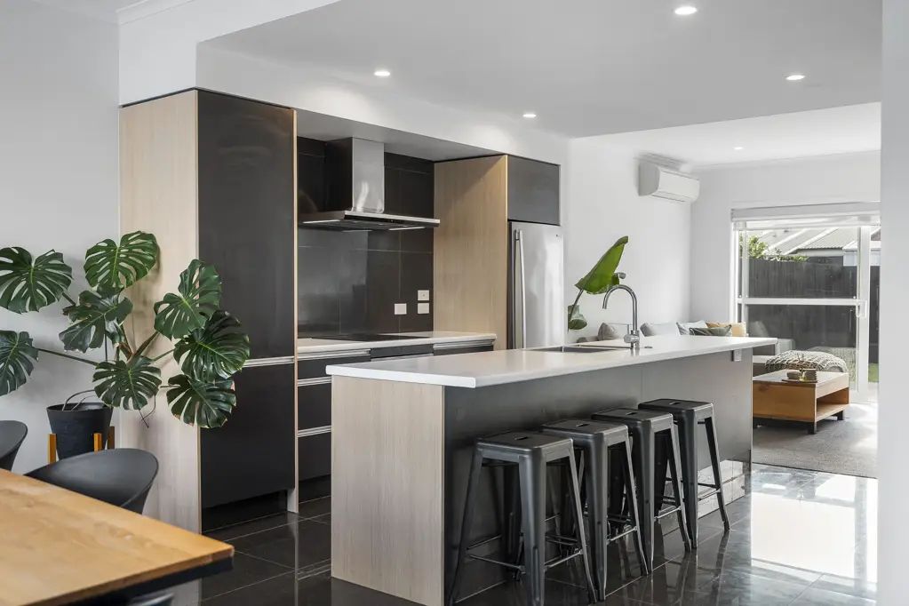 Hobsonville 3ห้องนอน Australia Beckoned, This Must Sell