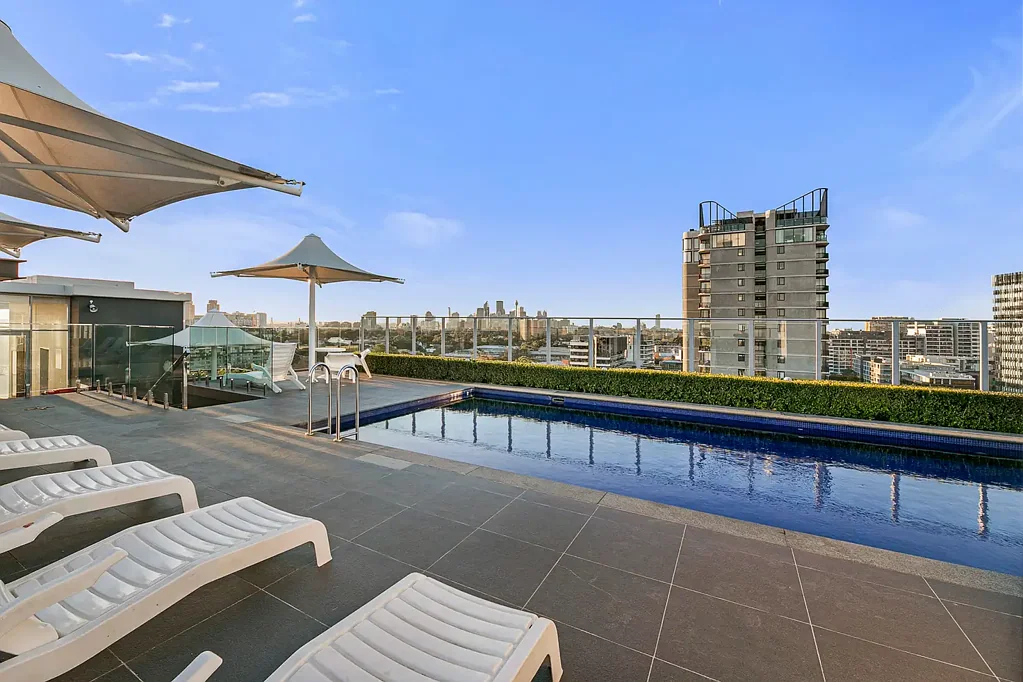 Zetland 2房 宽敞开敞起居 安全建筑电梯 游泳池SPA车位 现代厨房主卧套间 Contemporary Living In Dynamic Neighbourhood