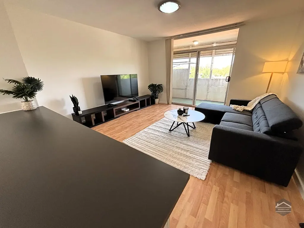 Executive, Fully Furnished Modern Unit