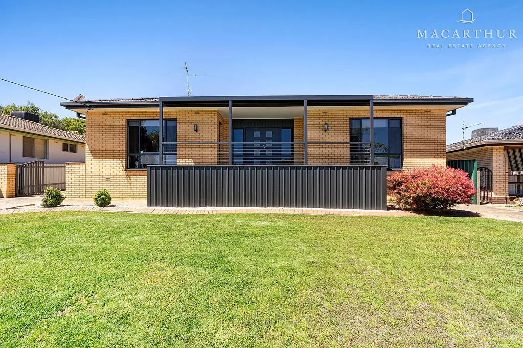 14 Banks Avenue, Kooringal, NSW 2650