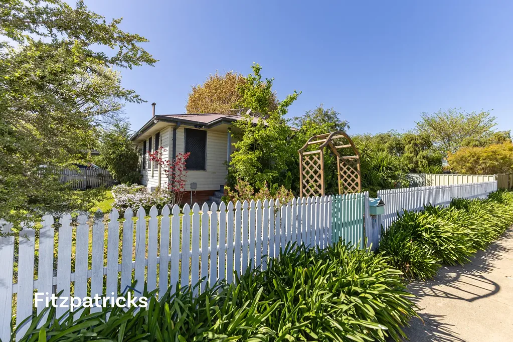 24 Mckell Avenue, Mount Austin, NSW 2650