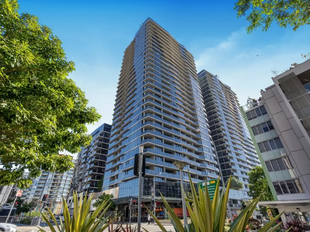South Brisbane 1 Bedroom Luxury City Living!