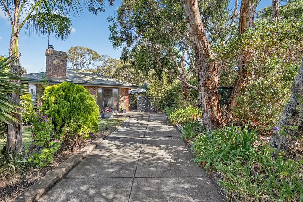 Victor Harbor 5ห้องนอน Price Alignment! 5-Bedroom Family Home On A Quiet Quarter-Acre.