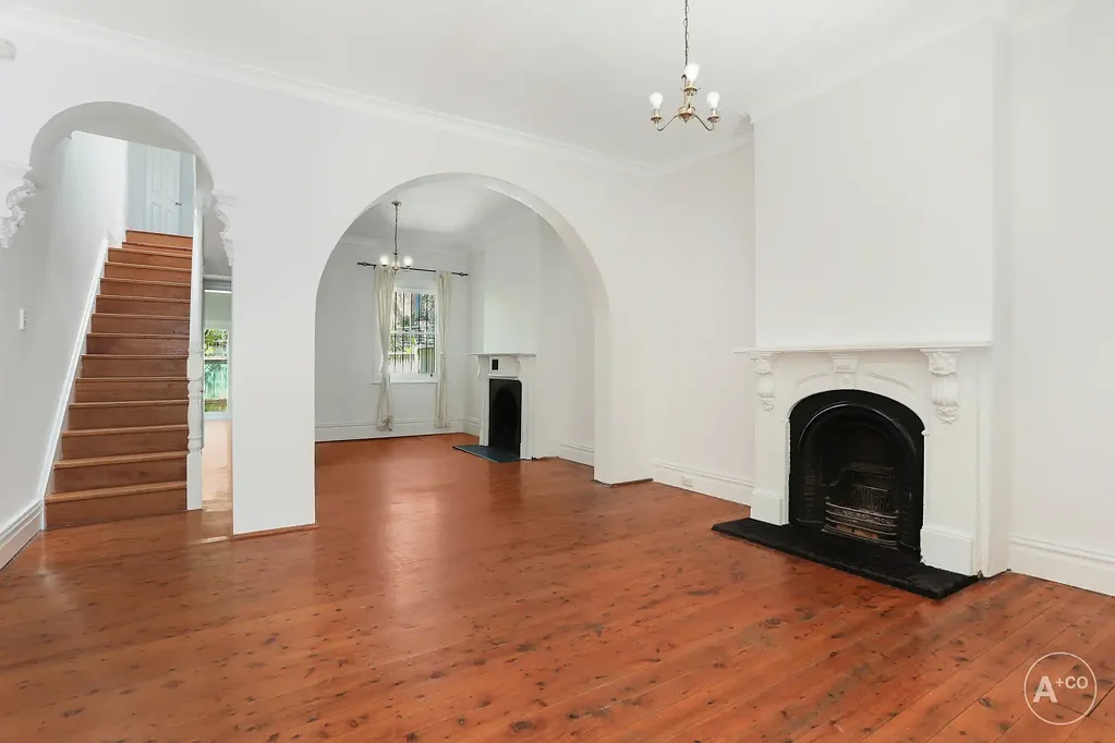Spacious Three Bedroom Terrace in Excellent Location!