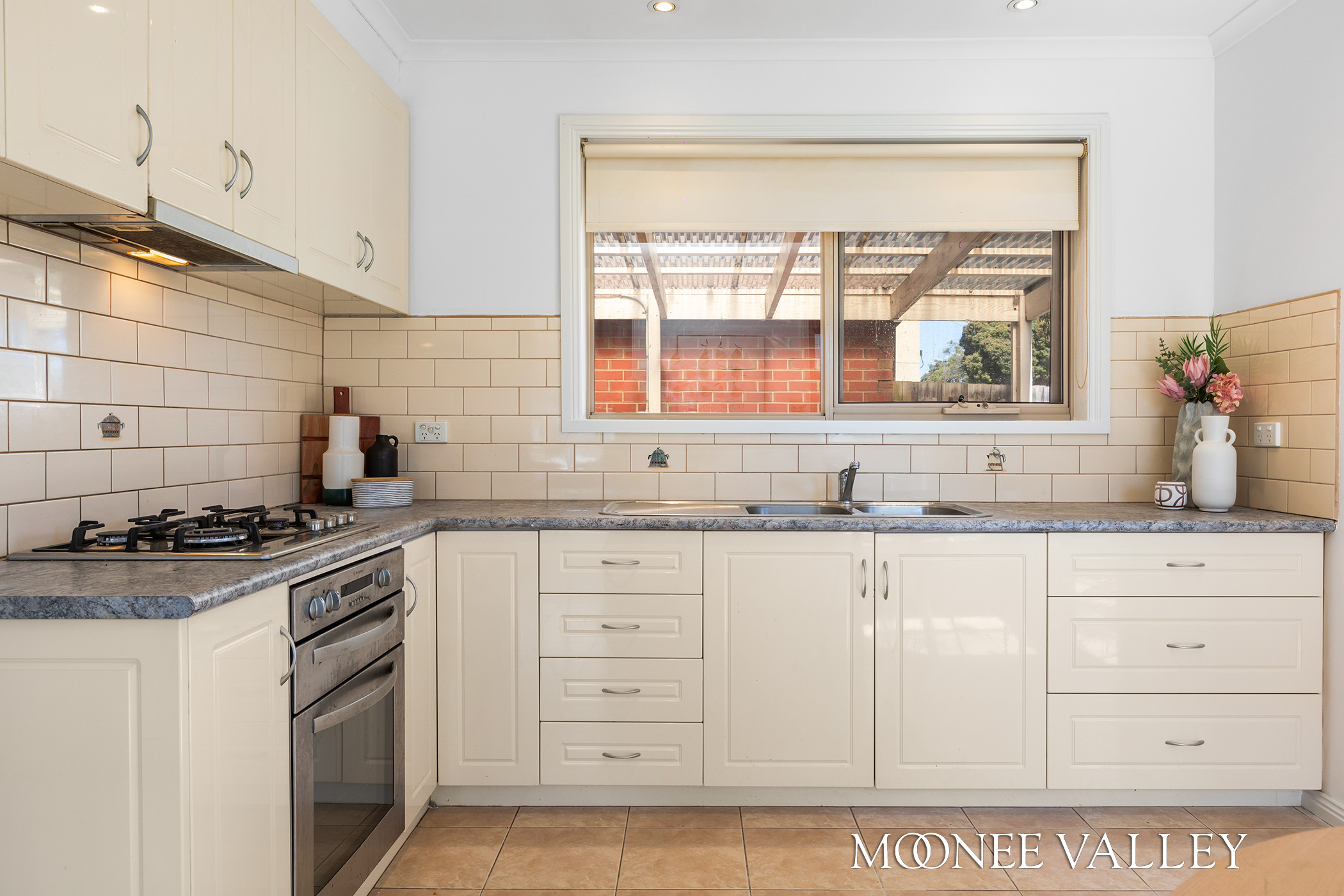 99 MILITARY RD, AVONDALE HEIGHTS VIC 3034, 0 chambres, 0 salles de bain, House