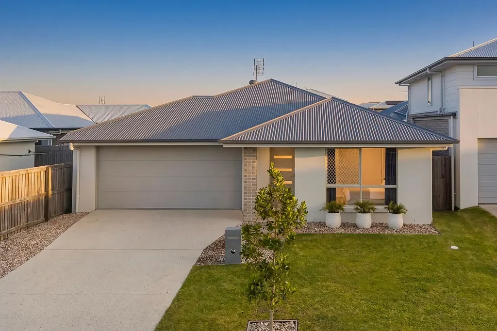 21 Golden Crescent, Palmview, QLD 4553
