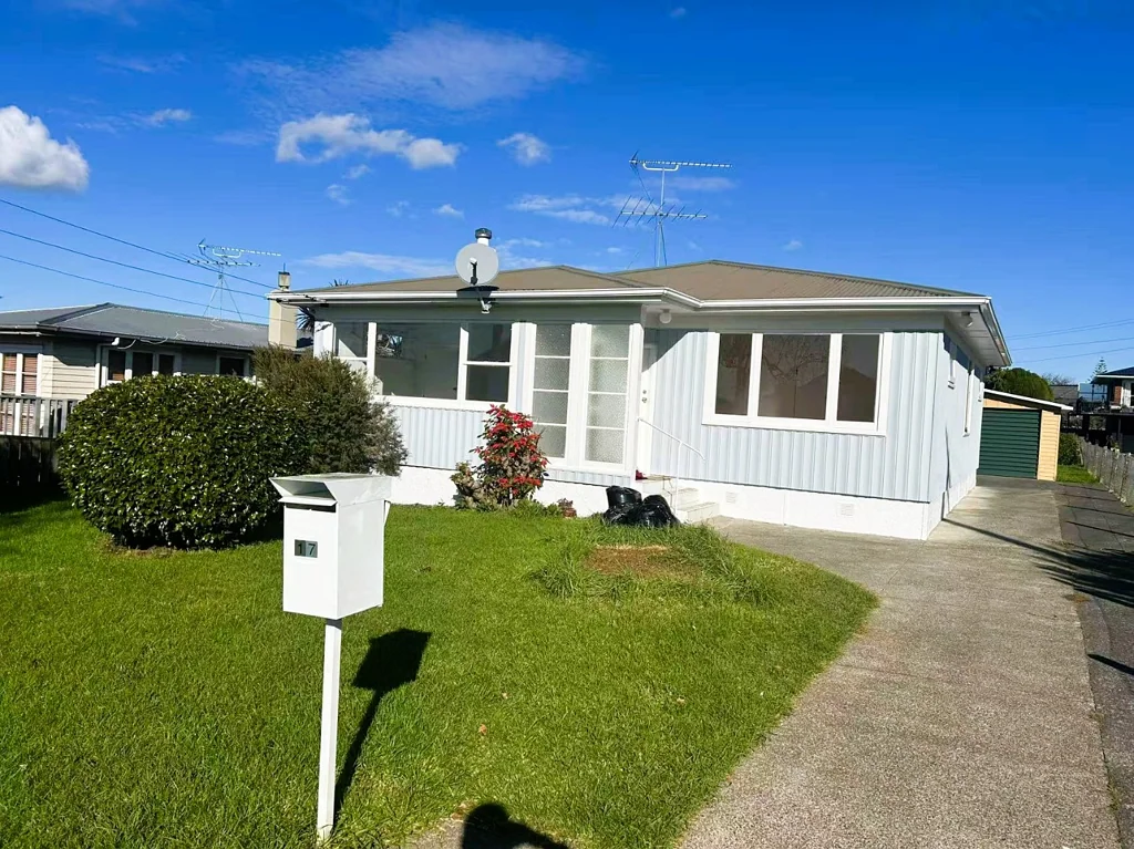 4 Bedroom Family Home In Panmure