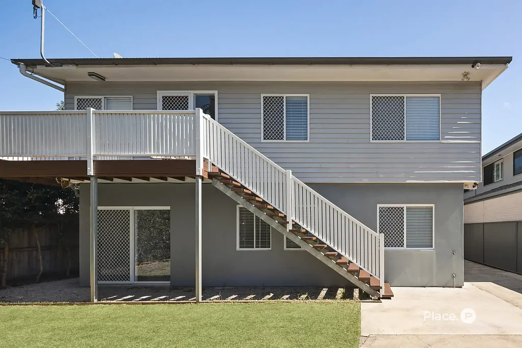 Scarborough 4 Bedroom Seaside Home in Prime Location & Lifestyle!
