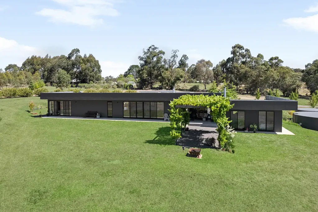 Taradale 4 Bedroom The Granites