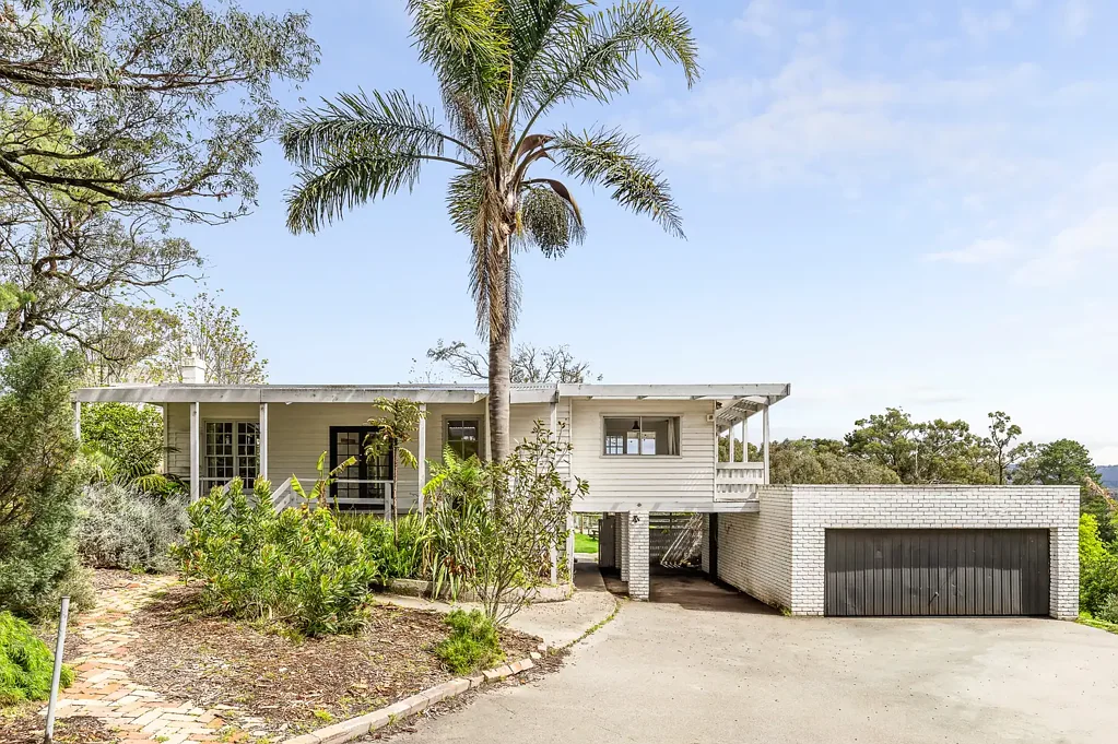 Beaconsfield Upper 3房 视野开阔 3卧Weatherboard 2024sqm 半乡村天堂 双车库 独立烤箱 水疗浴室 村庄近便 学区环绕 Serenity, Space and Quietude - Guaranteed!