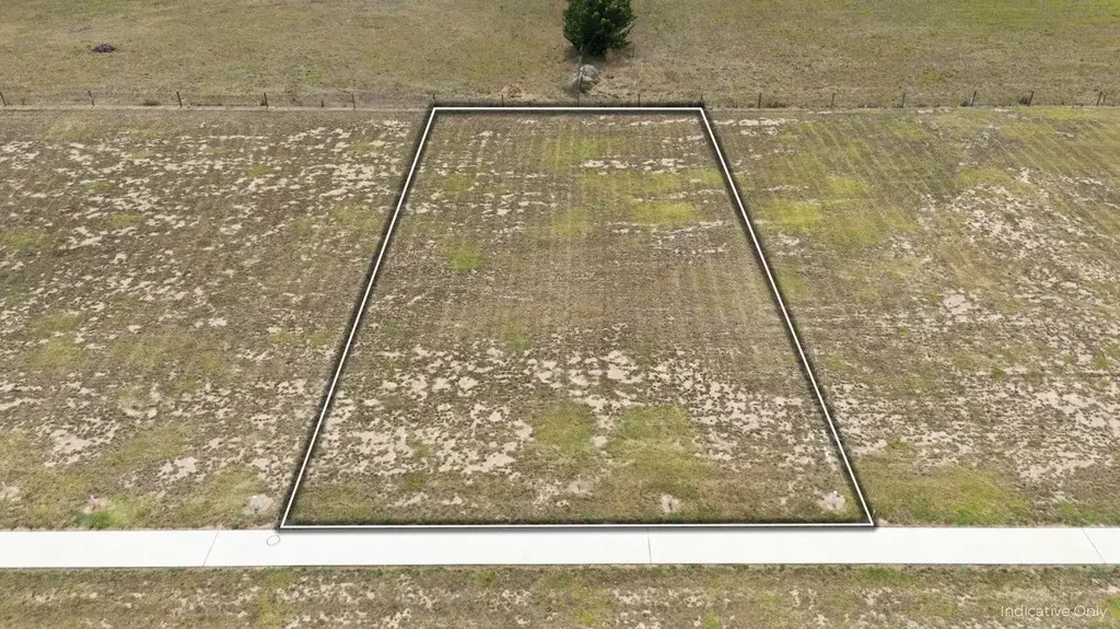 Maffra  Spacious building block