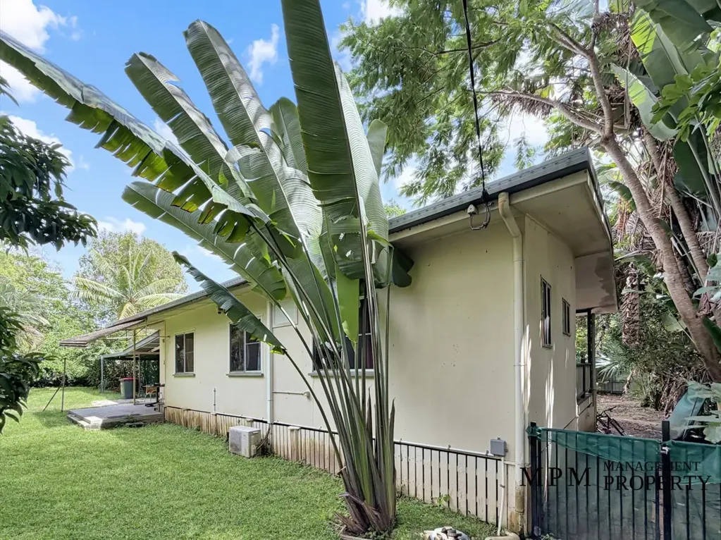 Mareeba 3Habitaciones Tropical Privacy Meets Family Comfort in a Quiet Cul-De-Sac