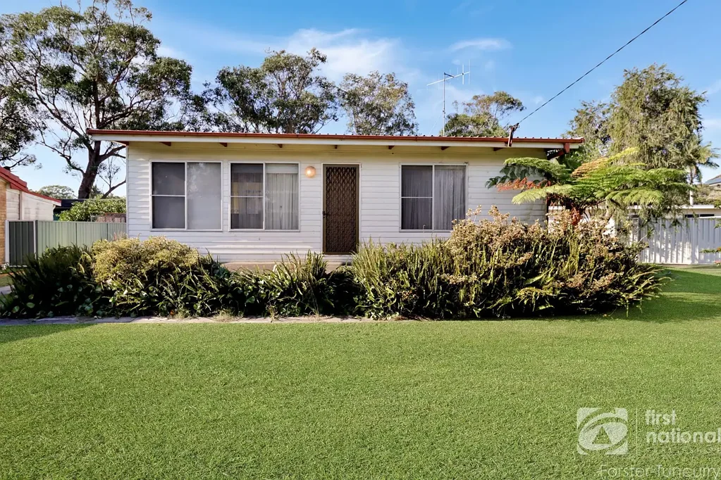168 The Lakes Way, Forster, NSW 2428