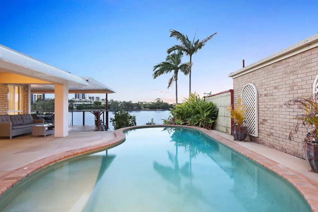 Varsity Lakes 4Moenga Waterfront Original - Unmatched Potential