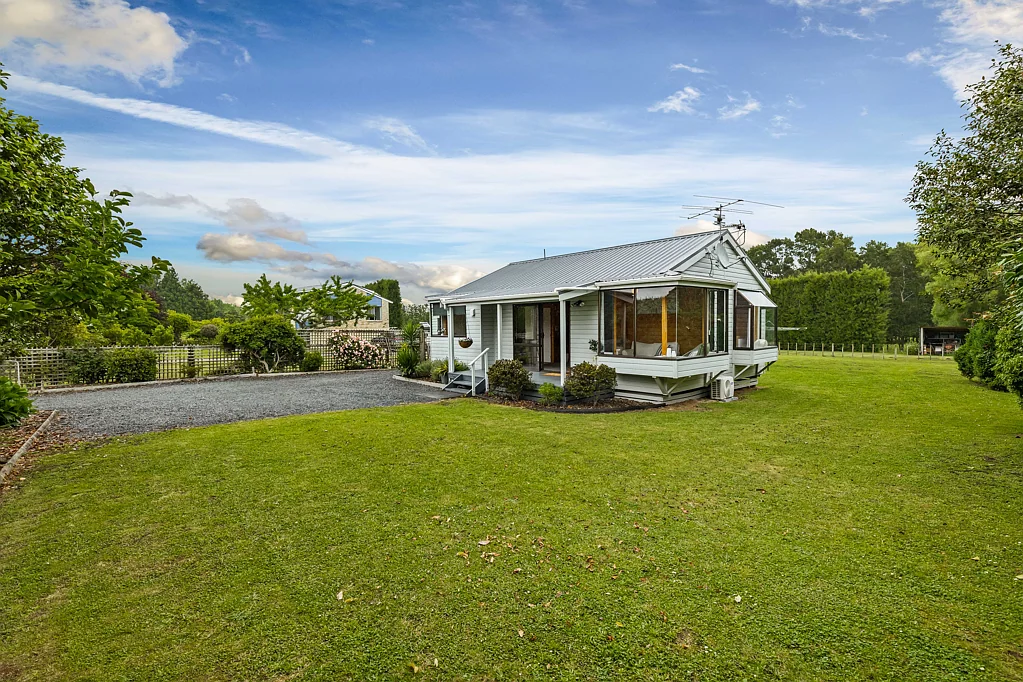 802 Waitakere Road, Kumeu, Rodney, Auckland