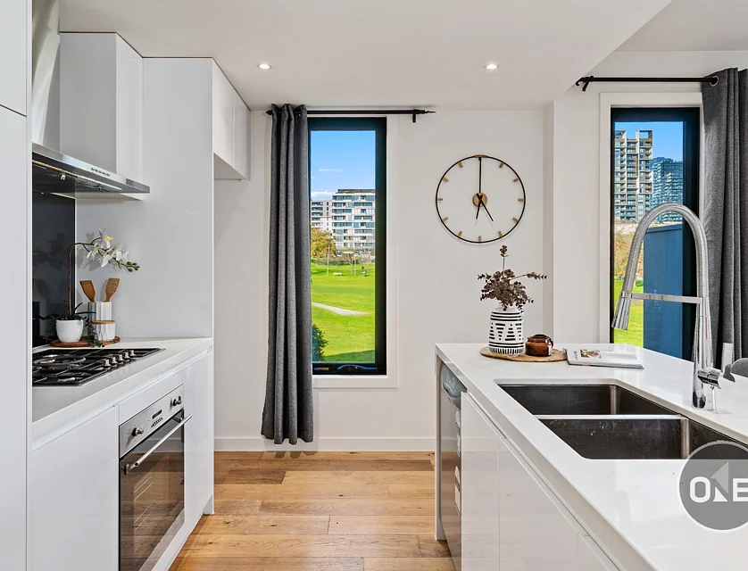 7/87 Thames Street, Box Hill, Inner East Melbourne, 4 habitaciones, 4 baños, Townhouse