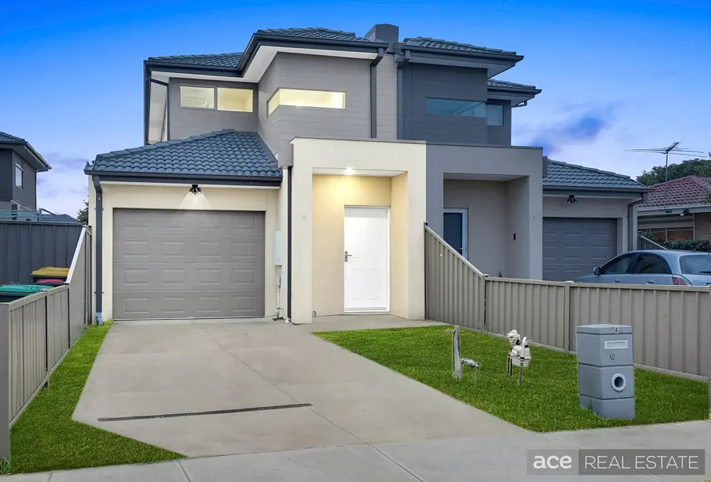 Laverton 4 Bedroom Sophisticated Laverton living of the highest calibre!