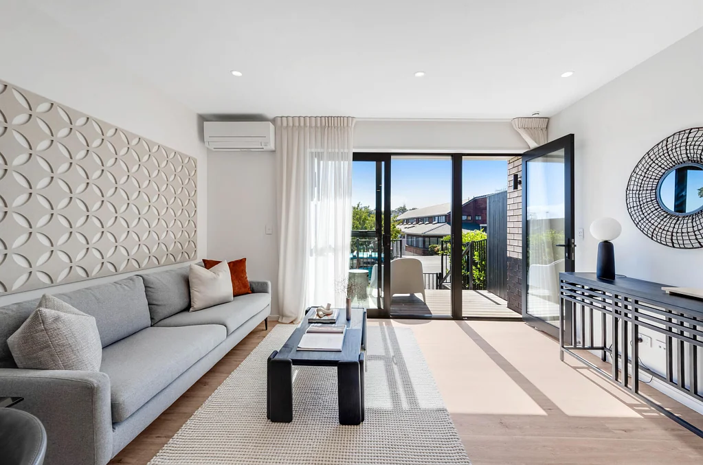 Howick 3ห้องนอน Elevated living with private lift access