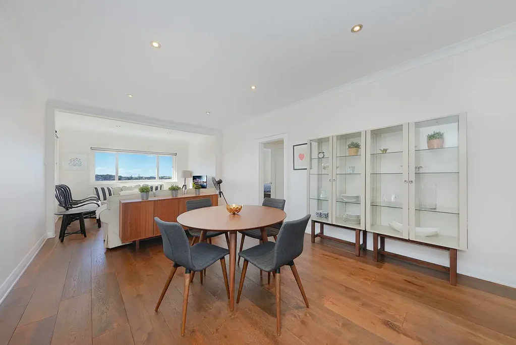 Renovated Apartment with Harbour to Ocean Views!