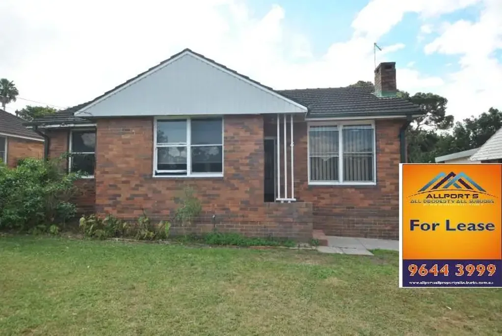 SPACIOUS BRICK VENEER NEAR SCHOOLS