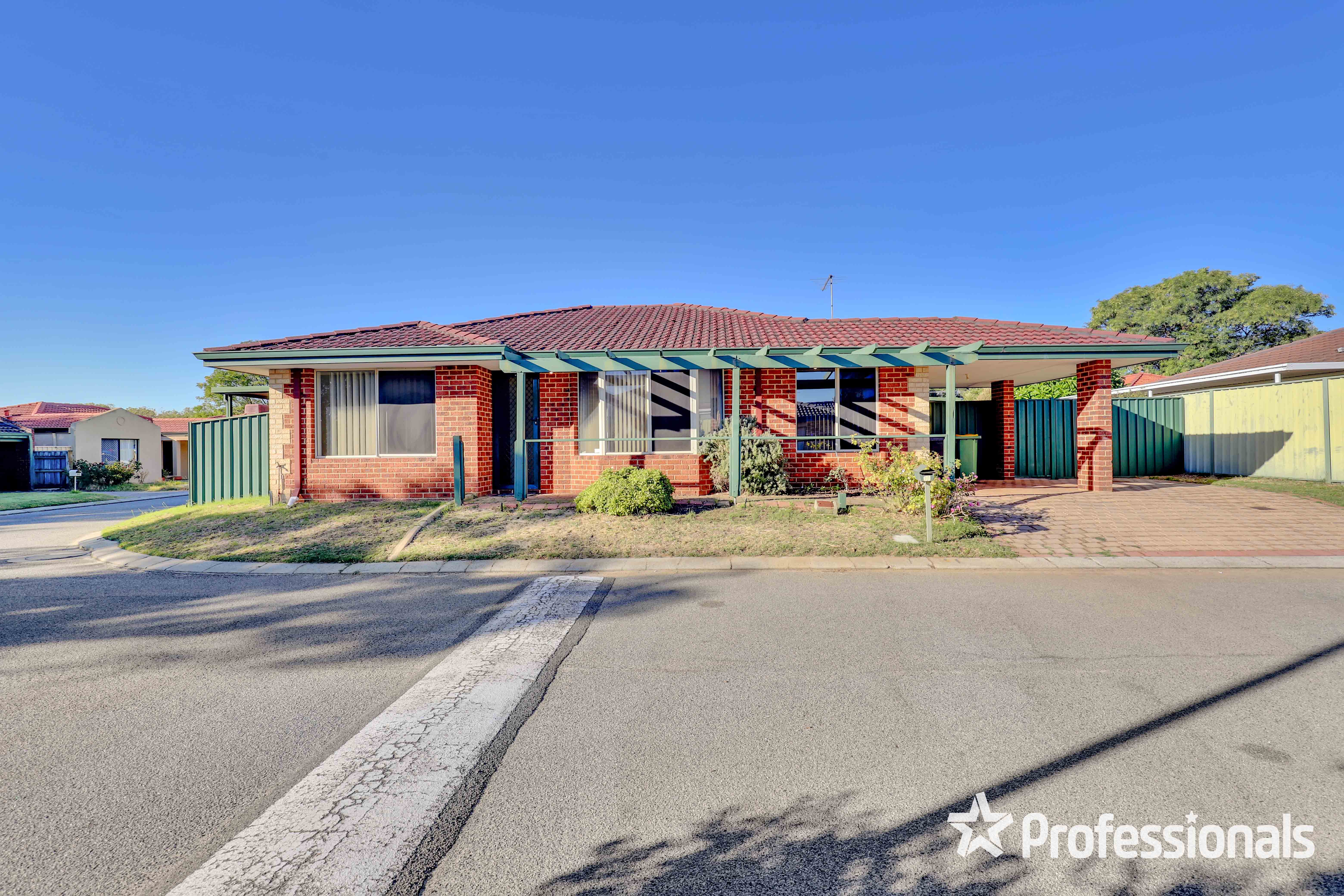 11 COLONIAL PL, GOSNELLS WA 6110, 0 rūma, 0 rūma horoi, House