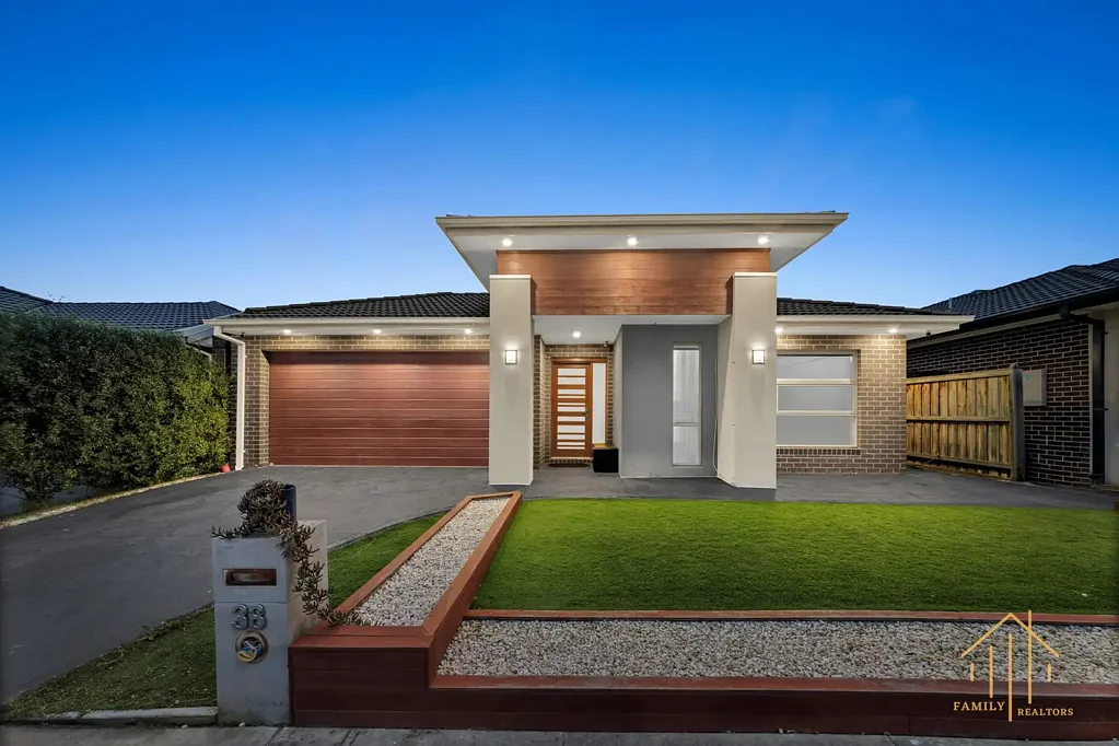 Clyde North 4Phòng ngủ Modern Family Living with Space, Style & Entertaining Appeal