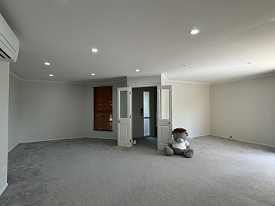Spacious Family Home in Quiet Albany