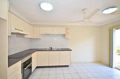 6/24 Bega Street, Pendle Hill, NSW 2145, 2房, 1浴, Unspecified