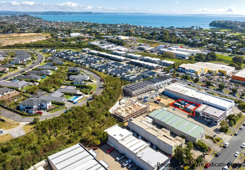 Stanmore Bay Small yard - great access!