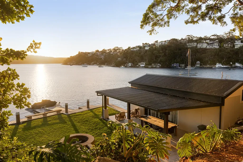 Lilli Pilli 5 Bedroom Wai Nui - Architectural Waterfront Living