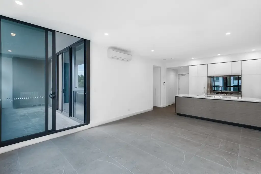 Modern Two Bedroom Courtyard Apartment Plus Study