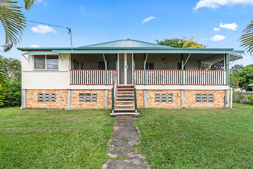 Maryborough 3房  Classic Character & Endless Potential in a Queenslander with Charm on a Huge Block – Room for the Whole Family and more