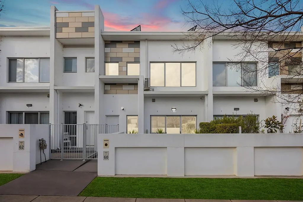 Franklin 3ਬੈੱਡਰੂਮ Spacious, Sunlit Living Opposite the Light Rail