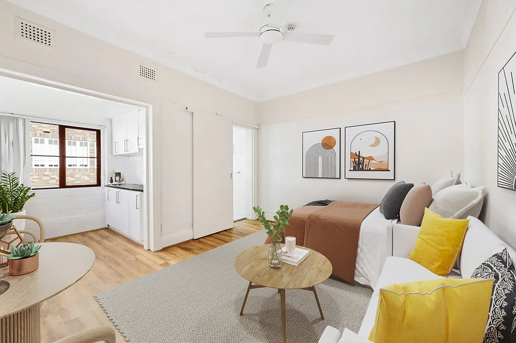 Potts Point Classic Studio with Character and Village Convenience