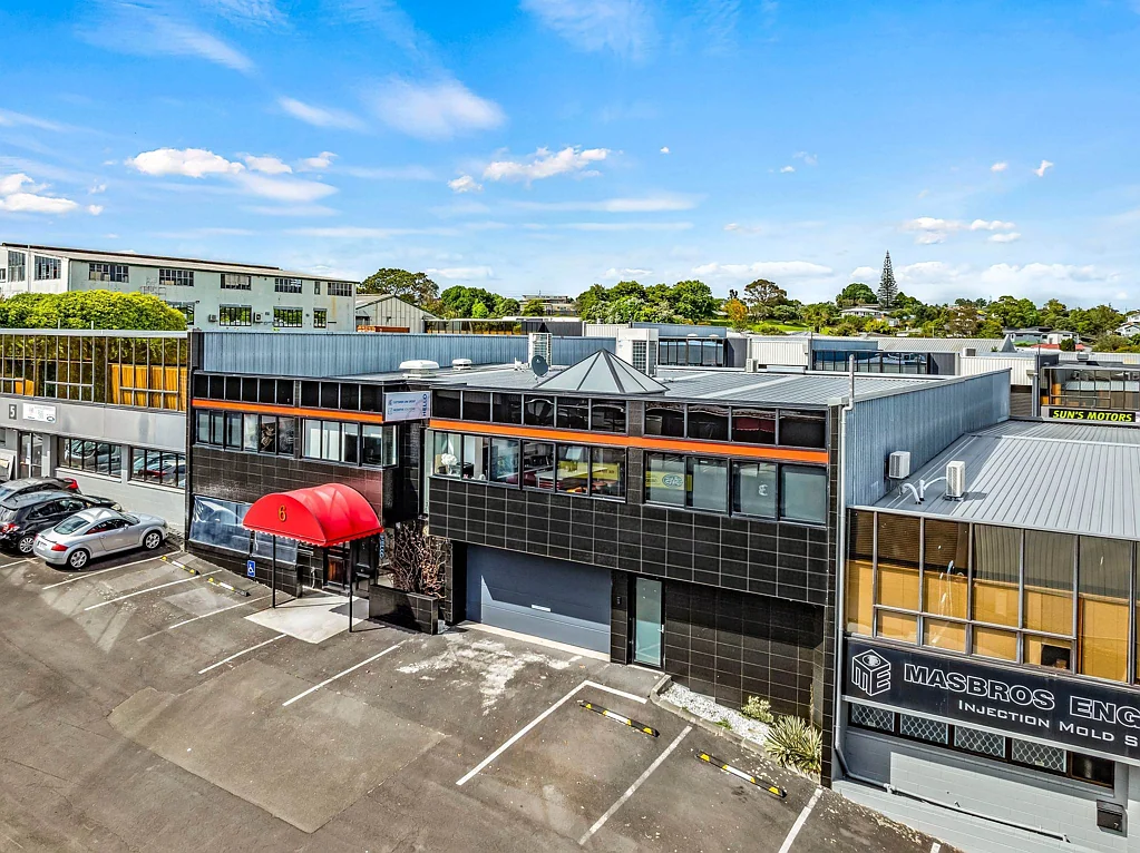 Wairau Valley WAIRAU ONE OF A KIND WITH 5-YEAR LEASE