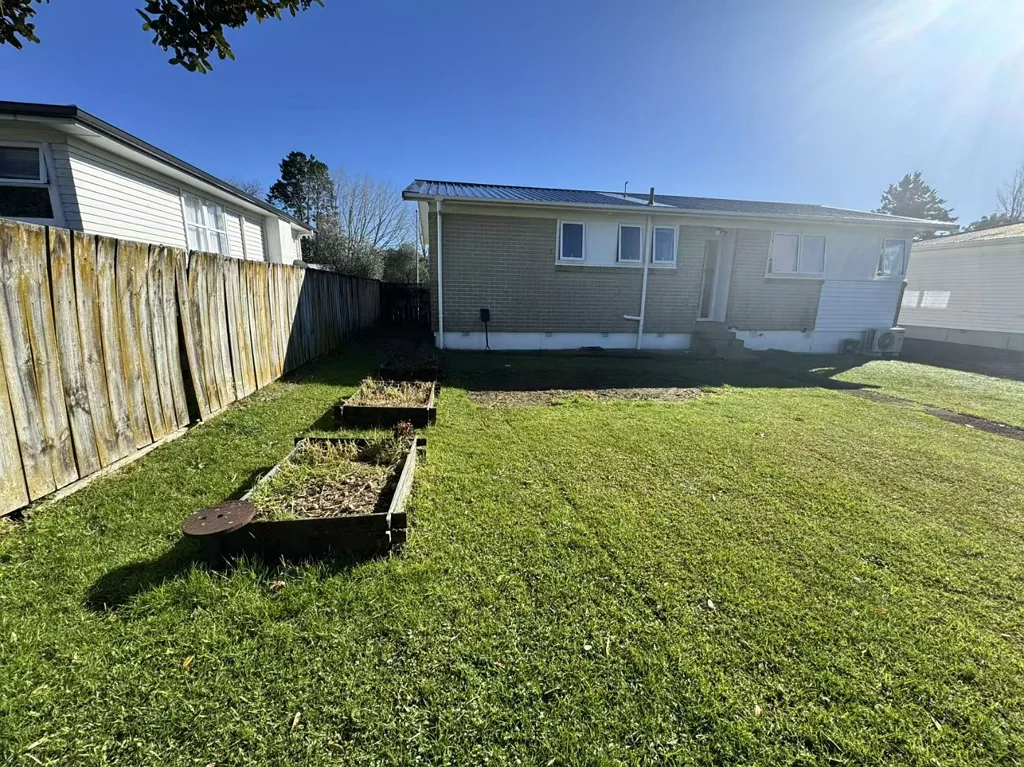 80 Riverpark Crescent