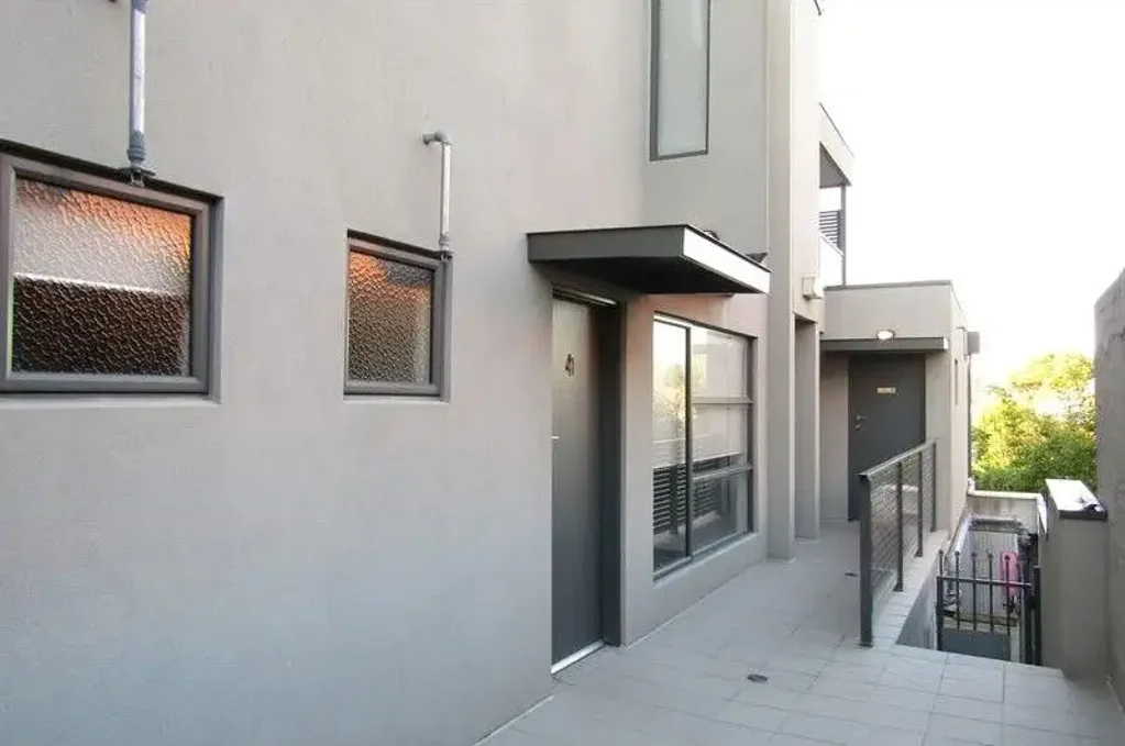 Reservoir 1બેડરૂમ Single-Level and Sensational | By Appointment Only