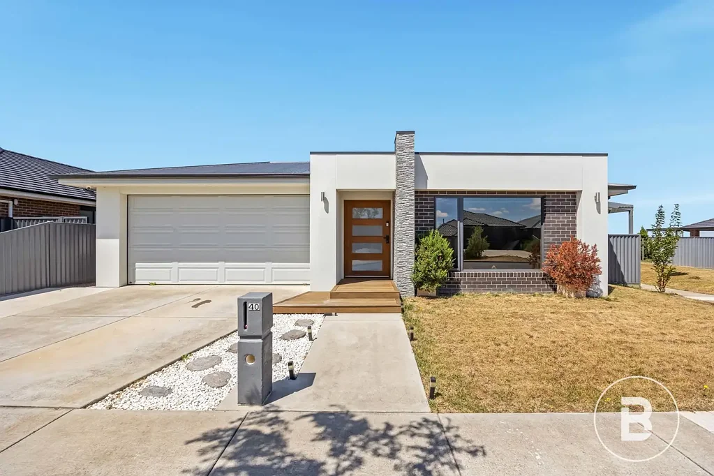 MODERN FAMILY LIVING ON A SPACIOUS CORNER BLOCK IN ALFREDTON