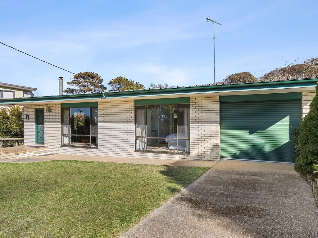 Anglesea 2 Bedroom Life’s Better By The Sea!