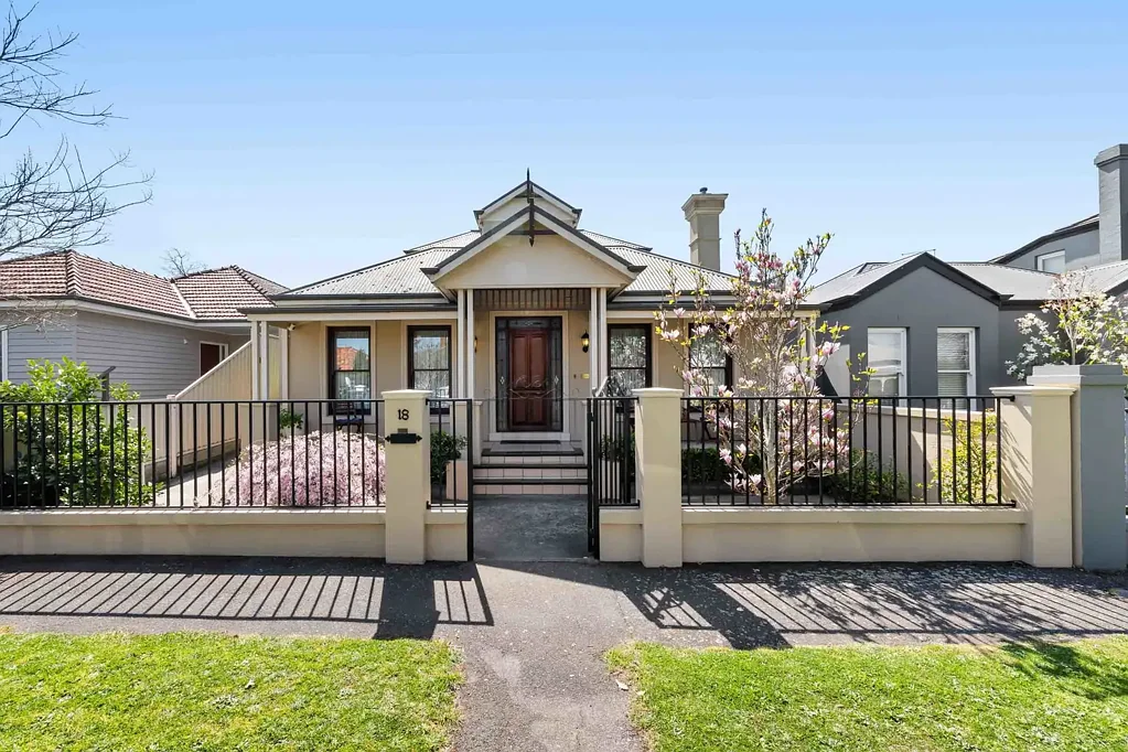 Ballarat Central 4Zimmer A Standout Home in a Sought-After Location