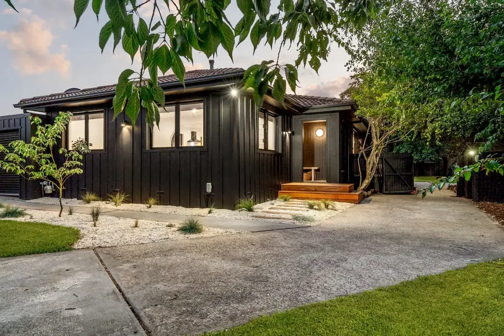 44 Balnagowan Avenue, Colac, VIC 3250
