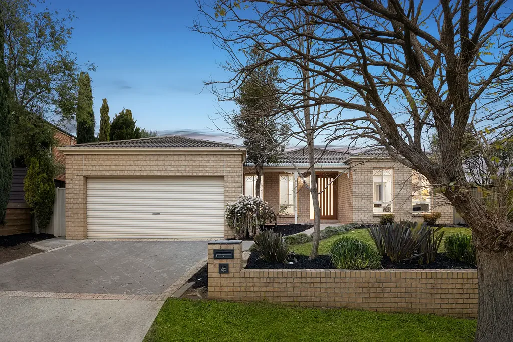 Rowville 4침실 A Complete Family Home Transformation, Ready to Enjoy