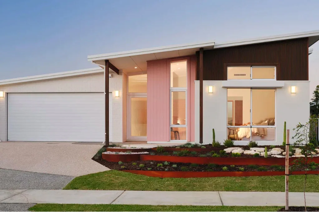 Eaton 4chambre Charming 4-Bedroom Display Home in Eaton with 5% Lease Back!