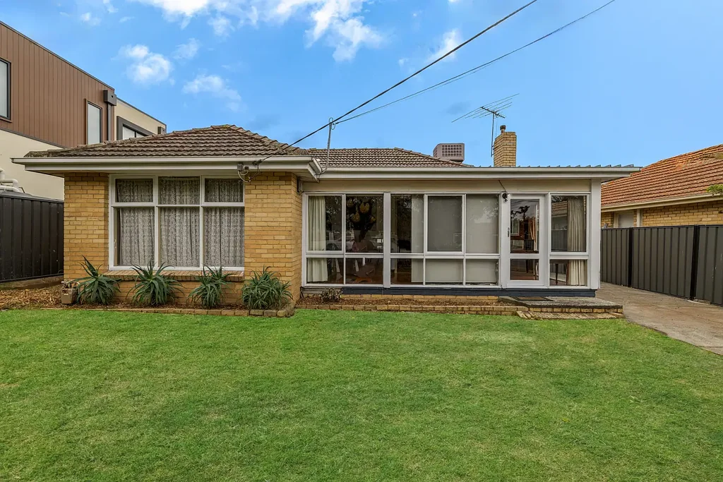 Spacious Family Living in a Prime Mentone Location