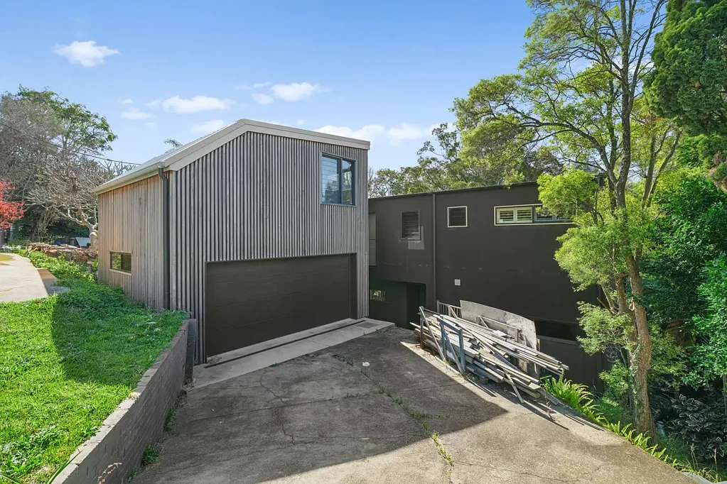 Merewether Heights 6ਬੈੱਡਰੂਮ Put simply, finish what’s been started and make it yours