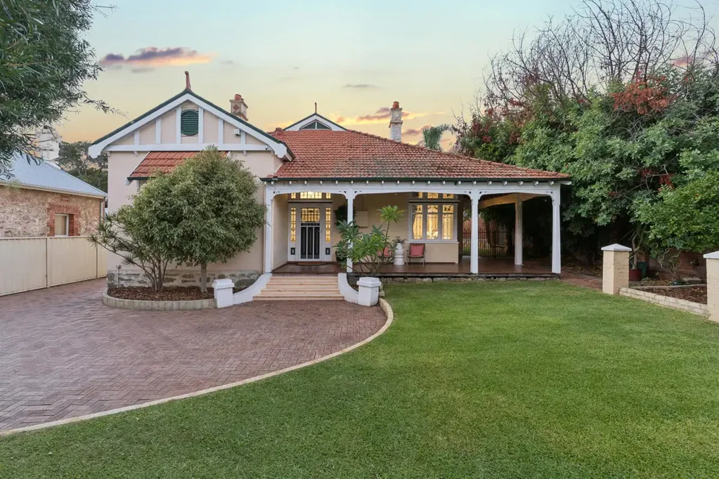 East Fremantle 4غرفة نوم A Federation Treasure: History, Grace & Style