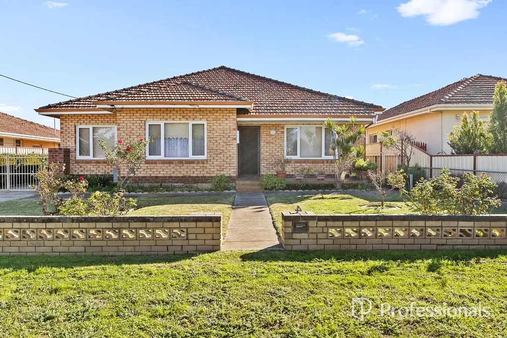 Middle Swan 3房  A Home Built on Family Dreams - TRADIE delight