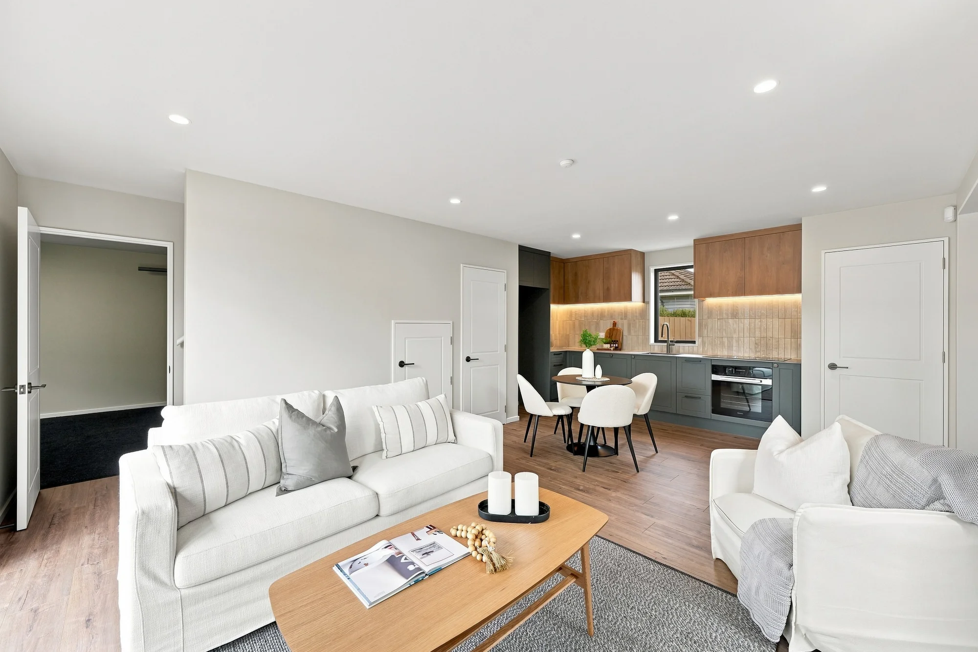 Somerfield 2બેડરૂમ Freehold and Standalone + Garage!
