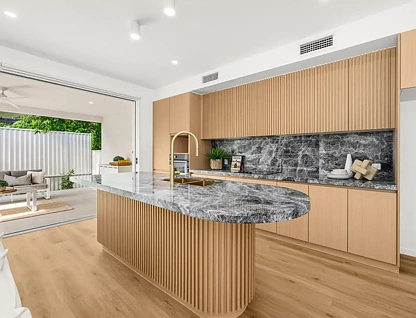 1/8 Cawthray Street, Biggera Waters, QLD 4216, 4 ห้องนอน, 3 ห้องน้ำ, Apartment