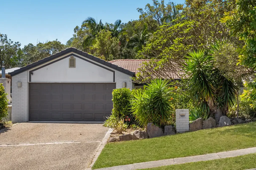 Chermside West 4房 在占地 876 平方米的卓越地块上享受家庭生活 Lowset Family Living on an Exceptional 876m2 Lot